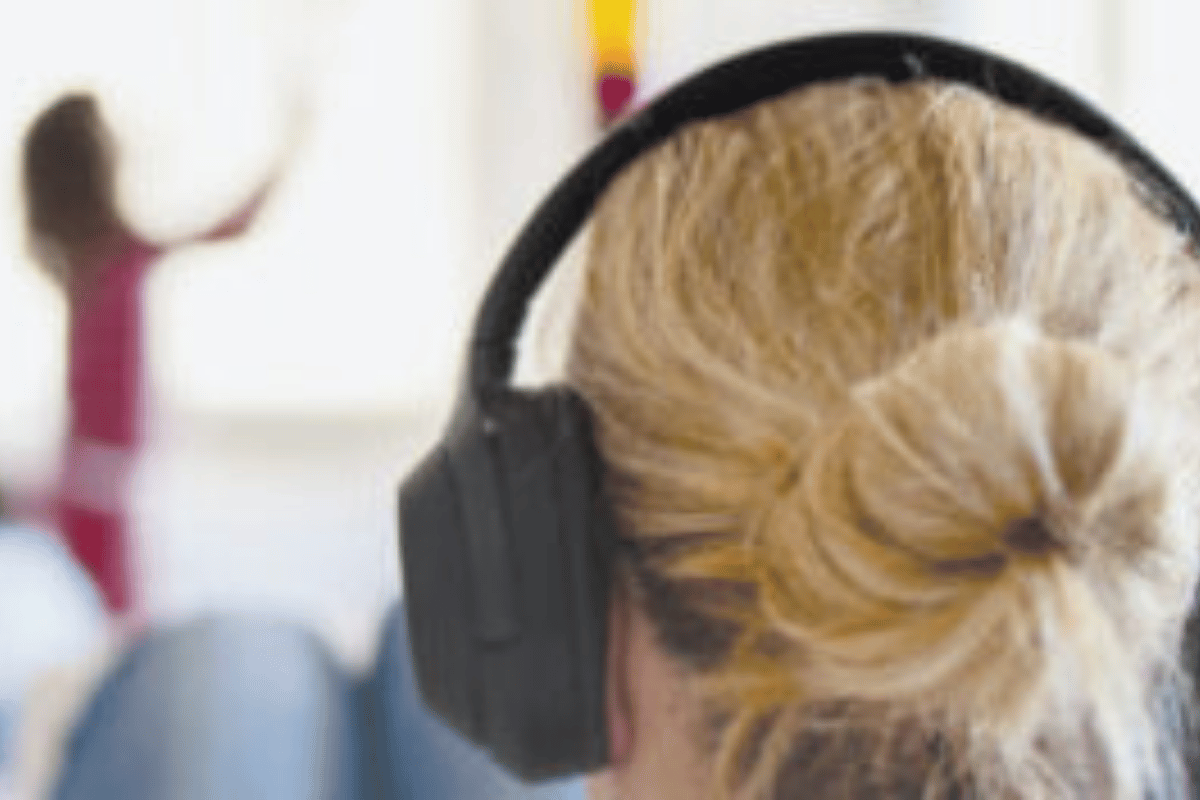 Real-time Noise Suppression on Edge Devices Using a Practical AI-based Approach